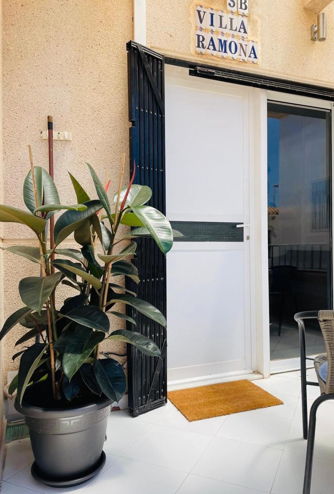 Przytulny Apartament 100m od plaży Torrevieja Zewnętrze zdjęcie